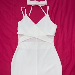 White dress with choker